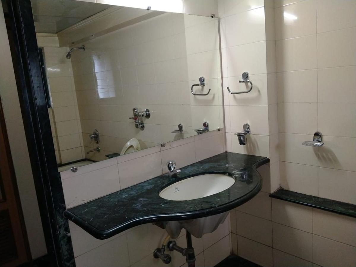 Pooja International Nashik Hotell Eksteriør bilde