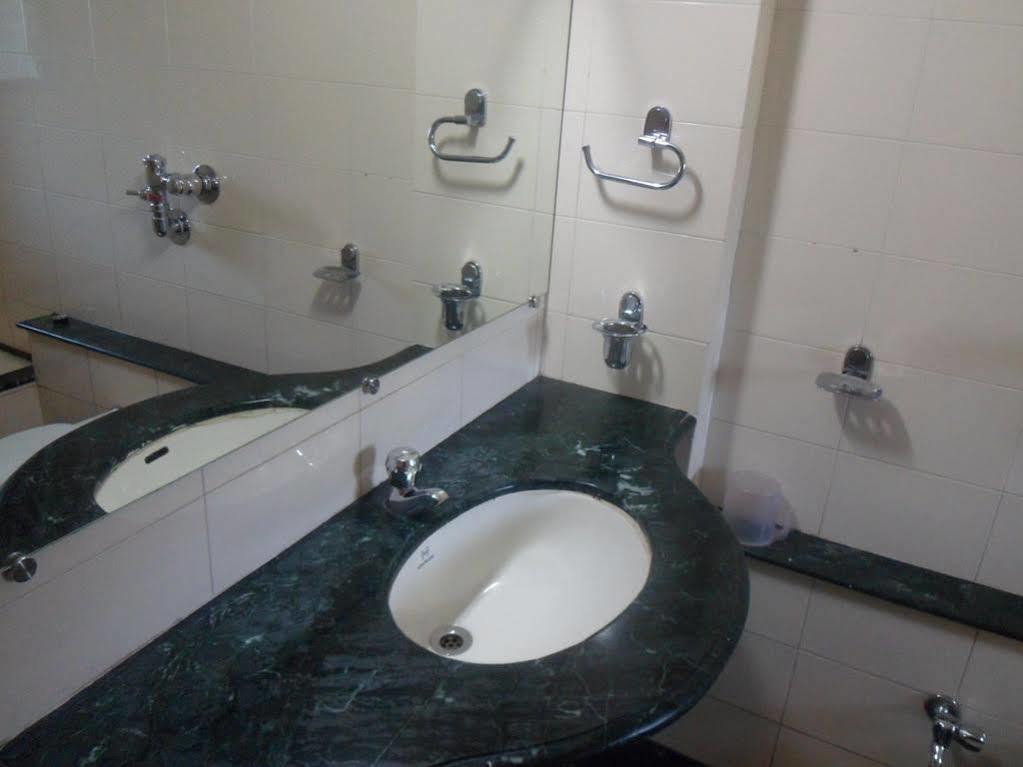 Pooja International Nashik Hotell Eksteriør bilde