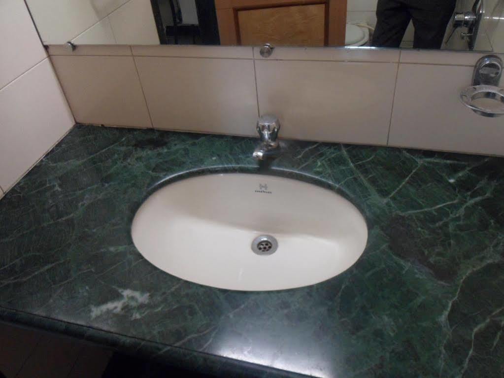 Pooja International Nashik Hotell Eksteriør bilde
