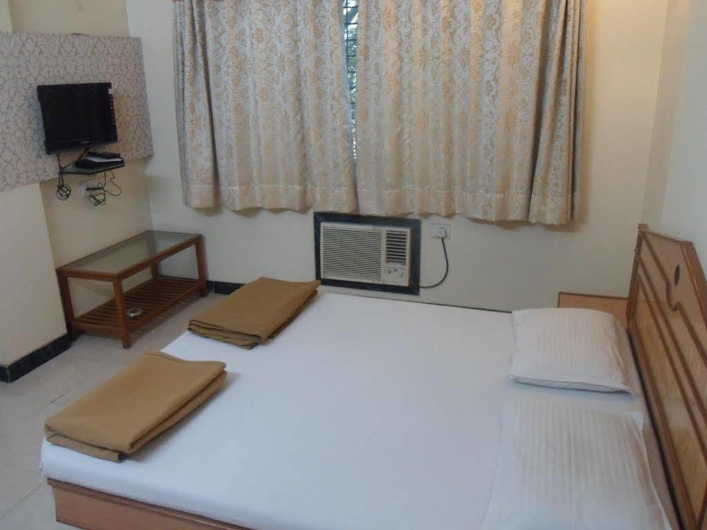 Pooja International Nashik Hotell Eksteriør bilde