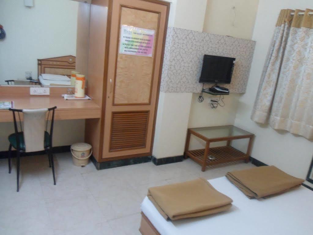 Pooja International Nashik Hotell Eksteriør bilde
