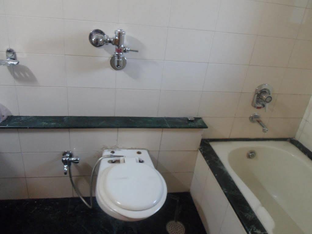 Pooja International Nashik Hotell Eksteriør bilde