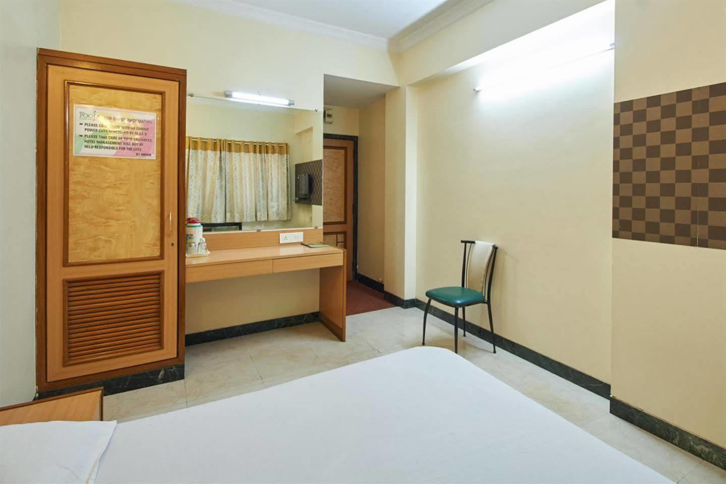 Pooja International Nashik Hotell Eksteriør bilde