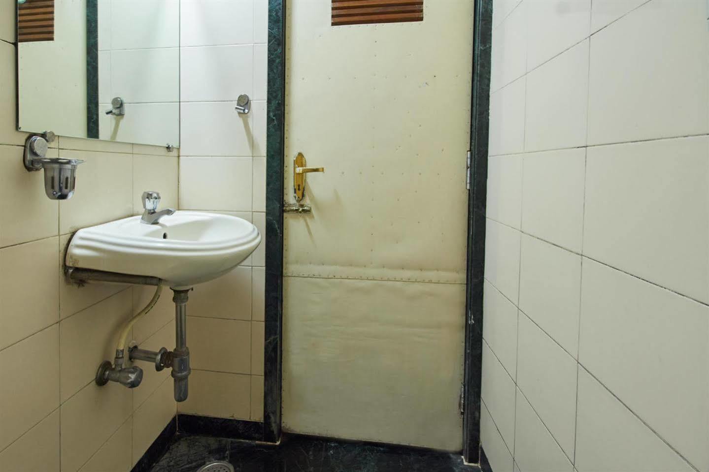 Pooja International Nashik Hotell Eksteriør bilde