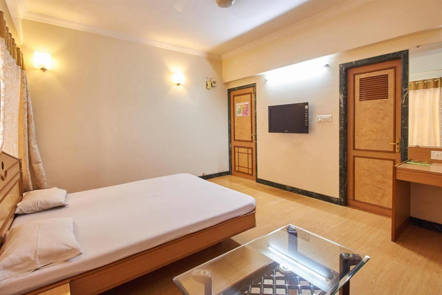 Pooja International Nashik Hotell Eksteriør bilde