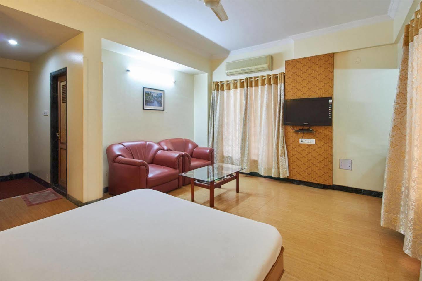 Pooja International Nashik Hotell Eksteriør bilde